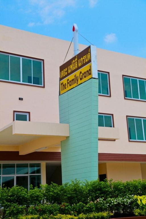 The Family Grand Hotel Udon Thani Exterior foto